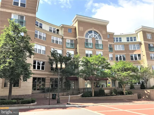 12001 Market St APT 412, Reston, VA 20190