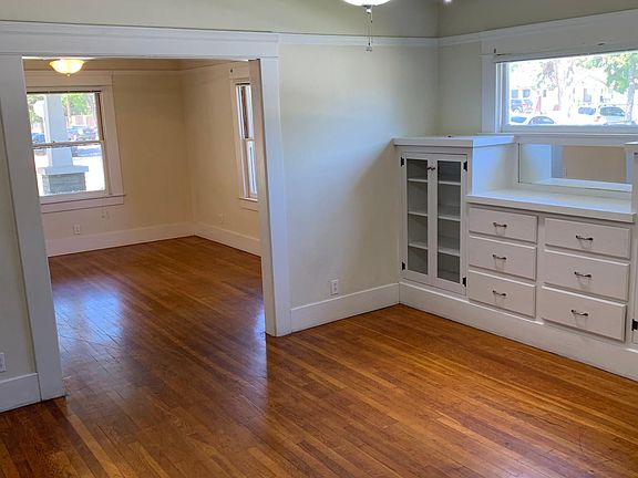 4th image of 1396 N Del Mar Ave