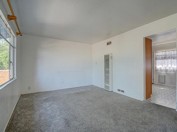 3rd image of 1536 Garcia St NE