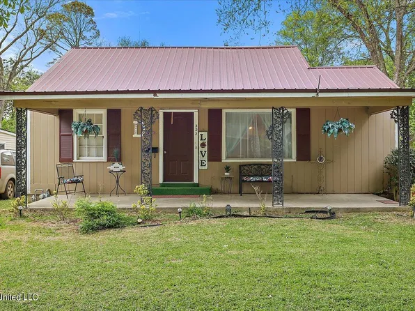 322 W Adams Ave, Greenwood, MS 38930