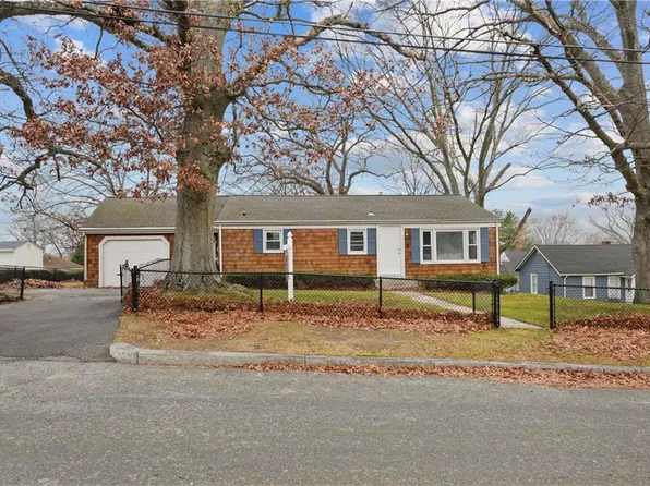 237 Saint Louis Ave, Woonsocket, RI 02895