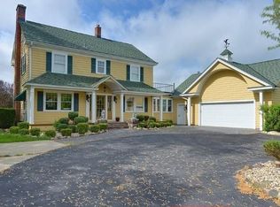 W300N3045 Maple Ave, Pewaukee, WI 53072