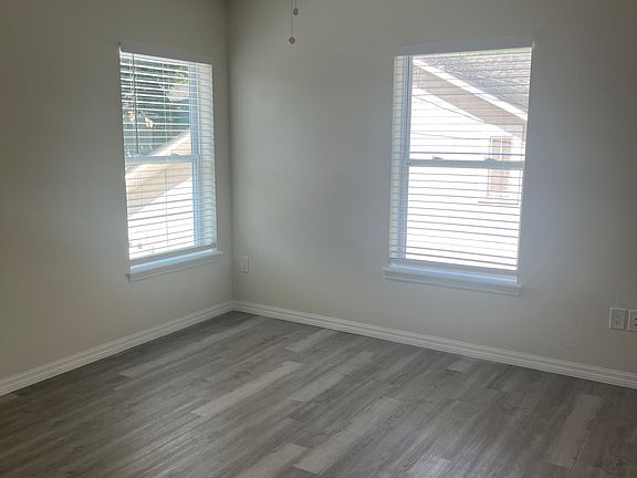 5th image of 1026 E Anderson St #B