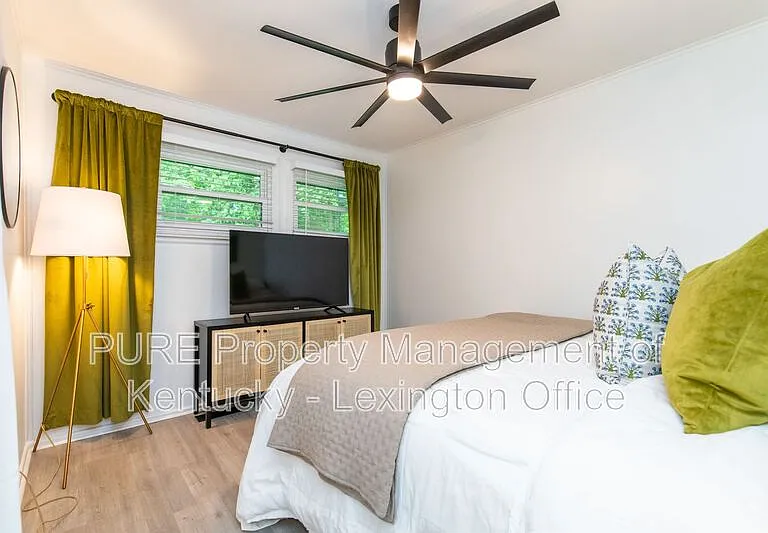 321 Mockingbird Ln — Photo 18