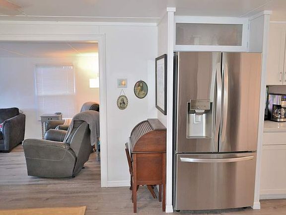 5th image of 837 Mahogany Dr