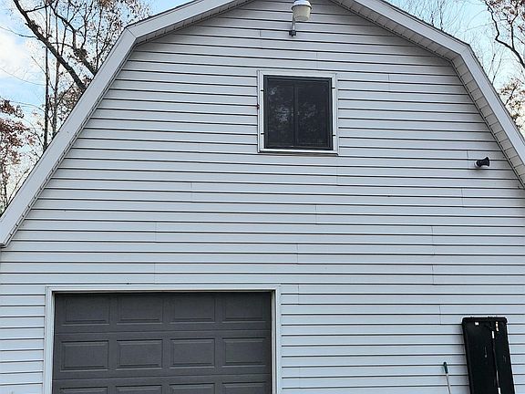5th image of 610 N Binder Rd