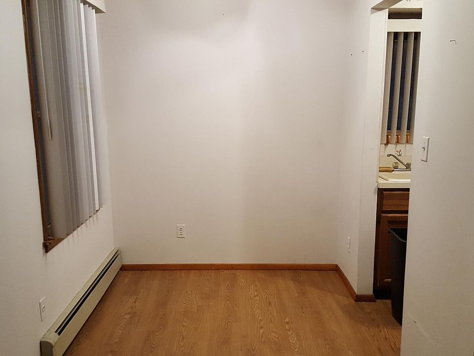 1st image of 24 Willow Ln