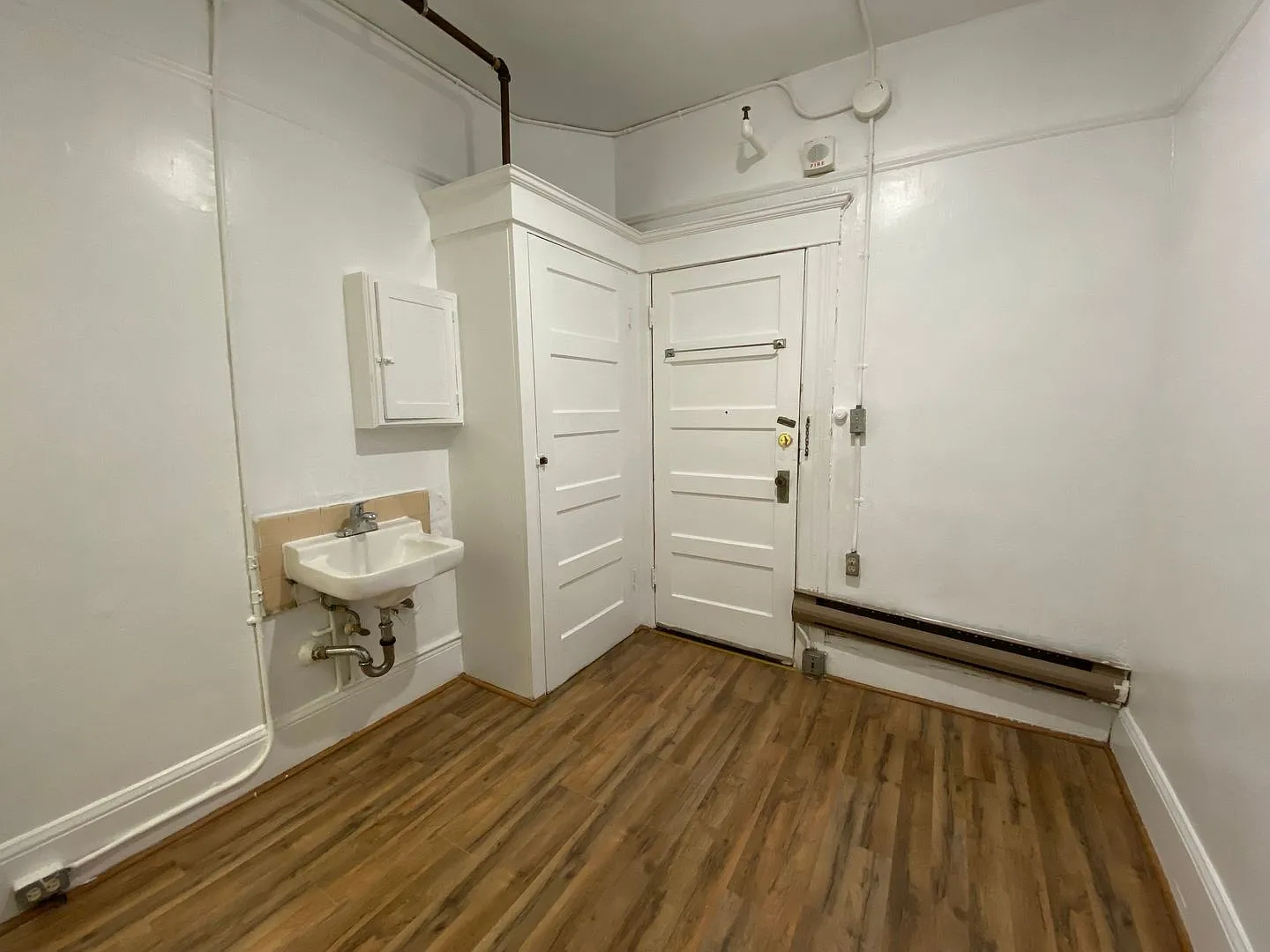 Private Room near CCSF Chinatown/ North Beach Campus & Financial District — Photo 2