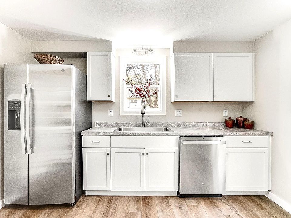 1st image of 539 Park Ave NW