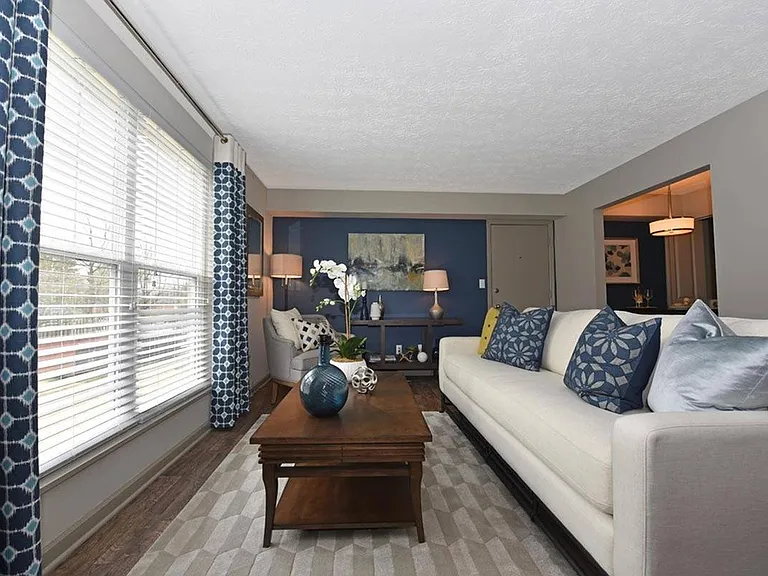Spacious living room