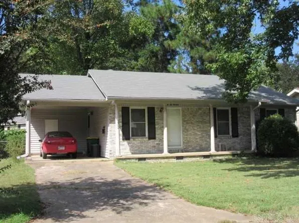5600 Applewood Dr, N Little Rock, AR 72118
