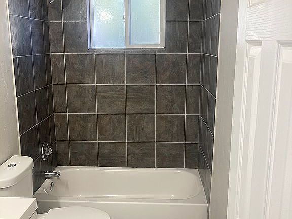 5th image of 635 N Winona Ct