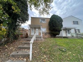 397 S Ogden Ave, 397 1/2