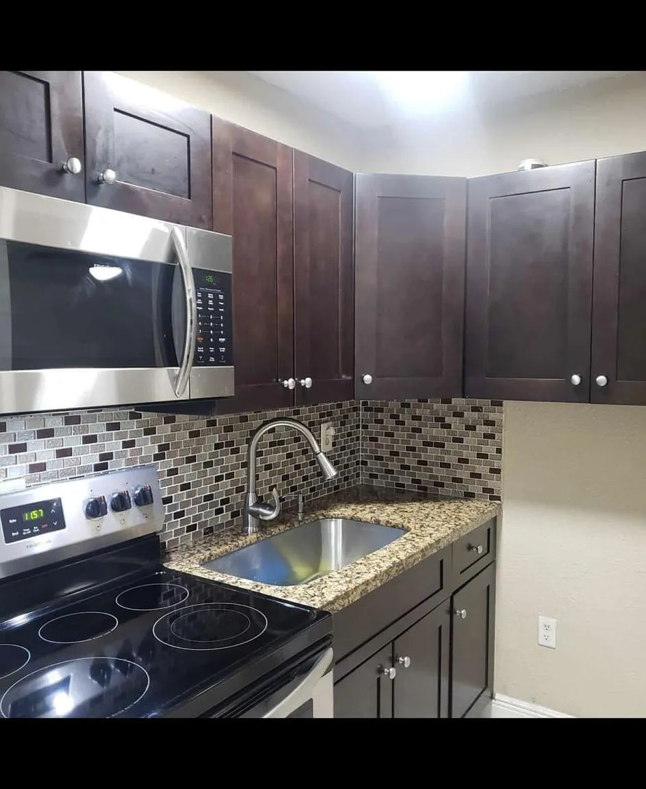 2501 NW 14th St — Photo 1
