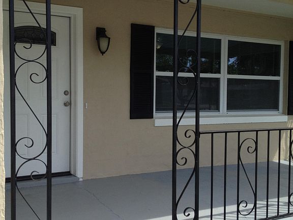 3rd image of 250 S Bel Aire Dr