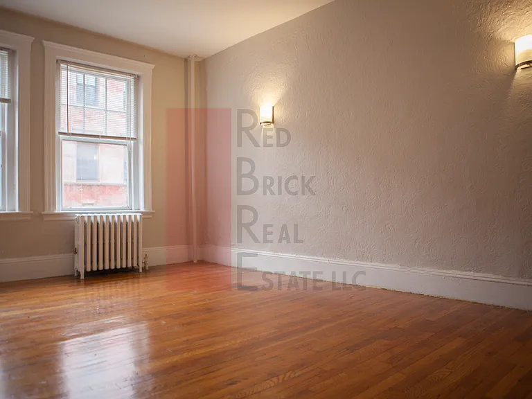 28 Anderson St #5 — Photo 3
