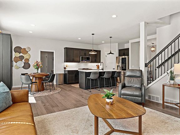 5th image of 1267 Merry Blossom Ln