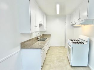 19403 Haynes St #6, Reseda, CA 91335