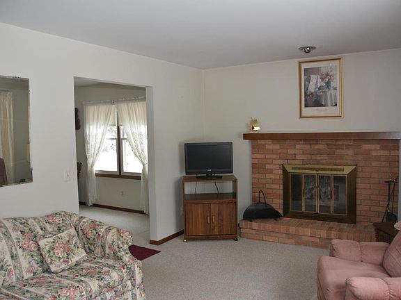 3rd image of 6740 Childsdale Ave NE