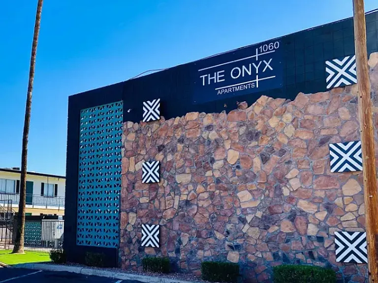 The Onyx Apartments — Photo 6