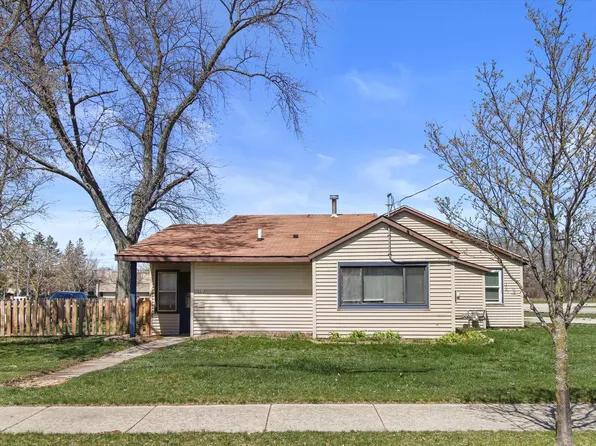 1158 East Bluff ROAD, Whitewater, WI 53190