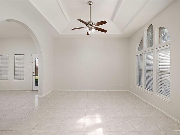 3rd image of 3804 Pelican Ave