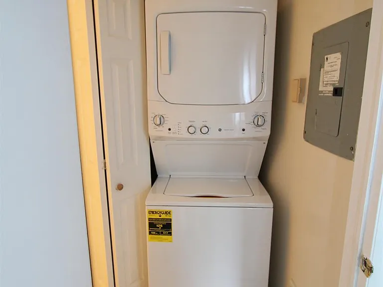 4707 Ravens Crest Dr — Photo 21