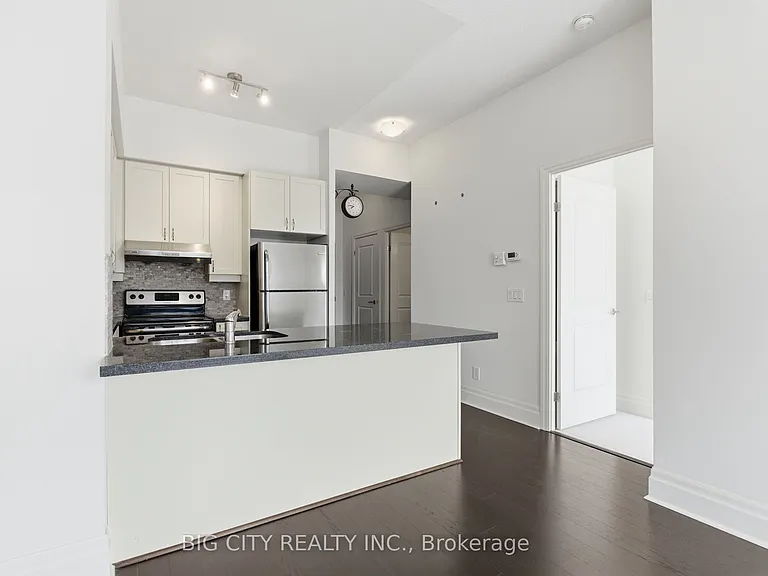 131 Upper Duke Cres #1005 — Photo 17