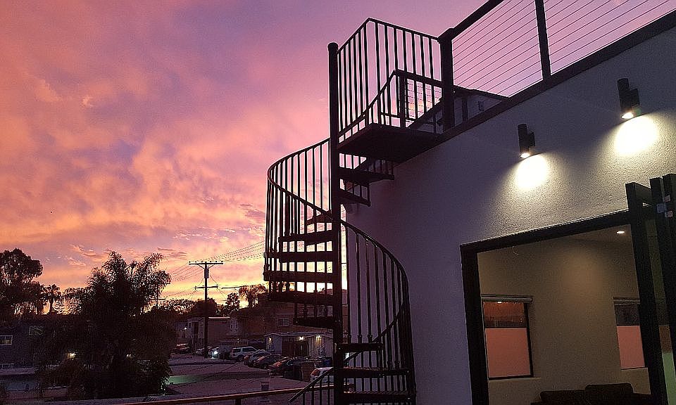 2nd image of 2070 Thomas Ave