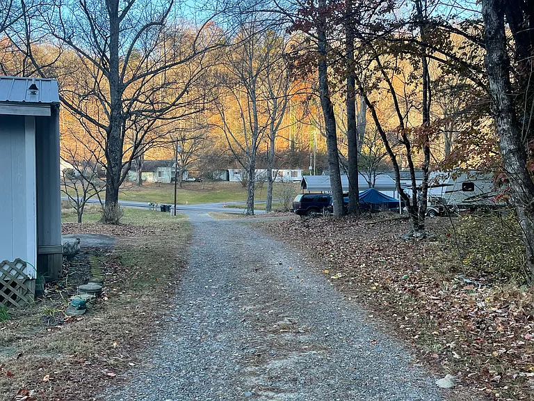 5208 Sparta Rd — Photo 2