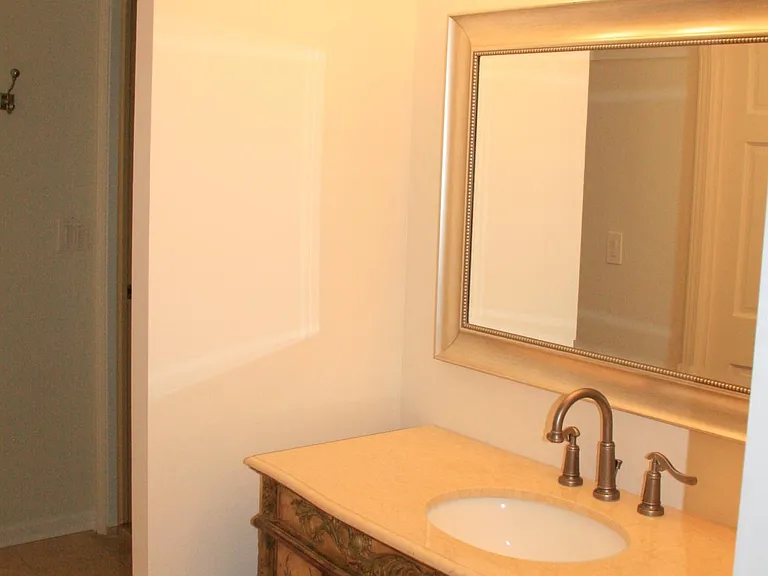 1250 Park Ave W #433 — Photo 8