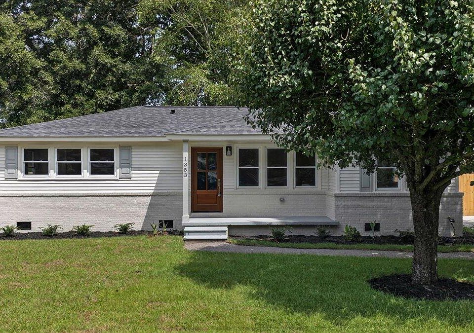 1st image of 1353 Memory Ln