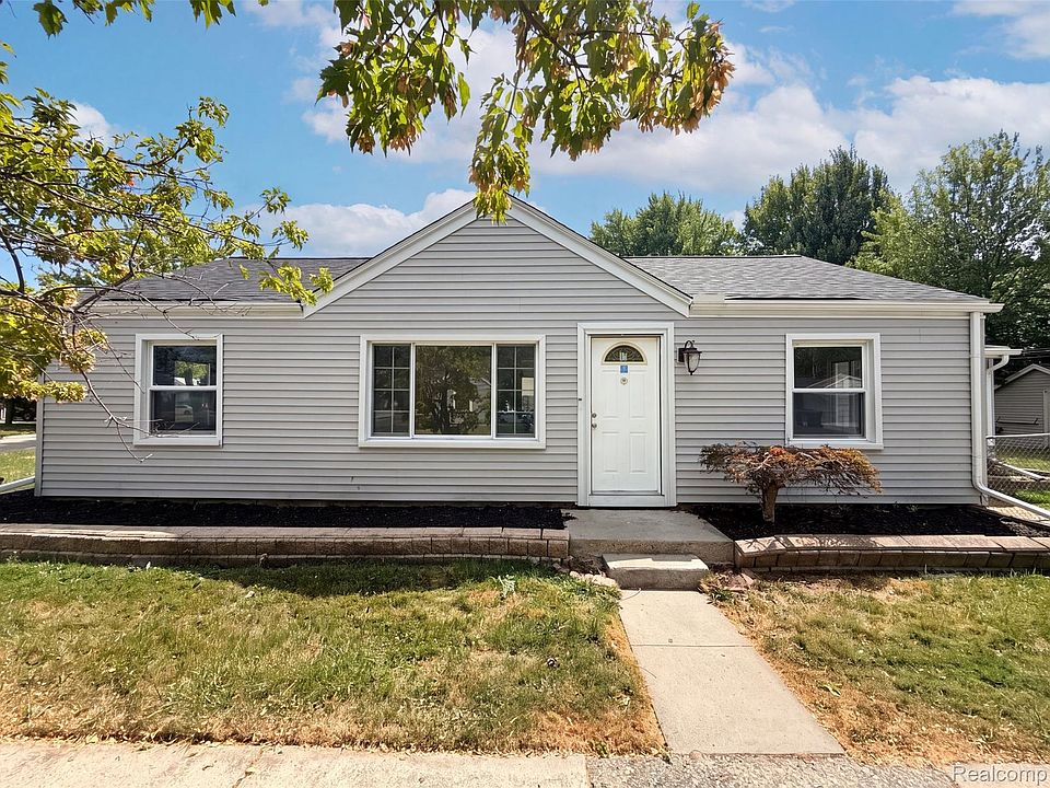 1st image of 26375 Normandy St