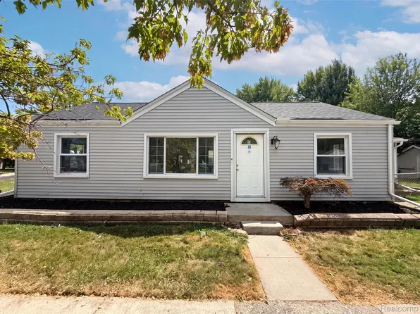26375 Normandy St, Roseville, MI 48066