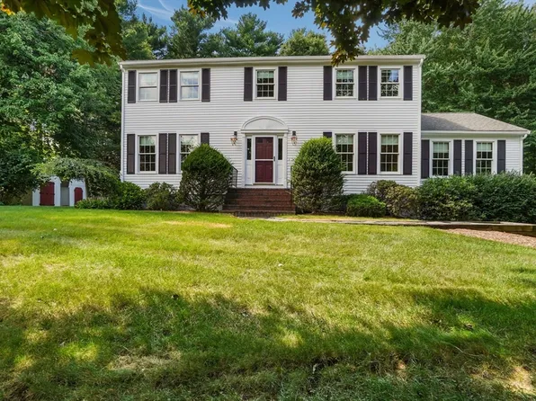 22 Danielle Ln, Mansfield, MA 02048