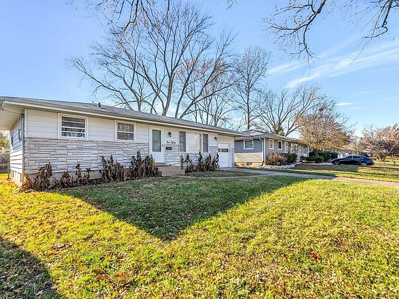 3rd image of 130 Ruth Dr