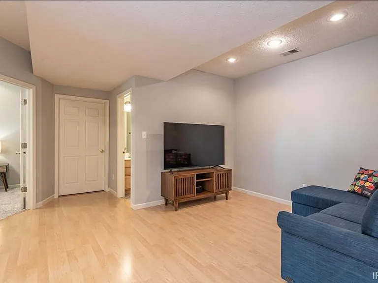 3253 S Southern Oaks Dr — Photo 12