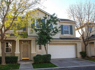 772 W Barcelona Ln, Clovis, CA 93619
