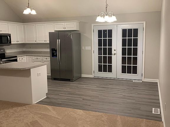 5th image of 823 Eagle Bluff Ct
