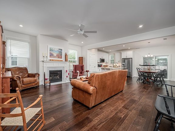 5th image of 3528 Blackwell Blvd