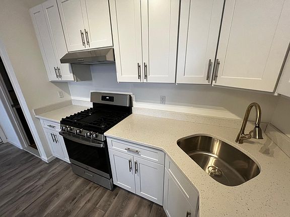 2nd image of 102 North St #3