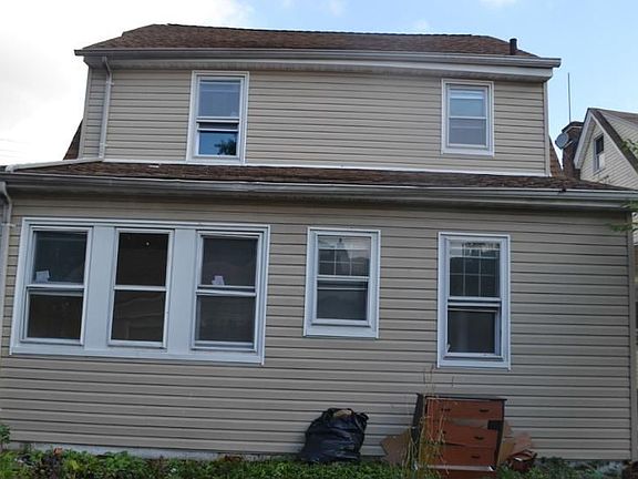 2nd image of 21002 Hollis Ave