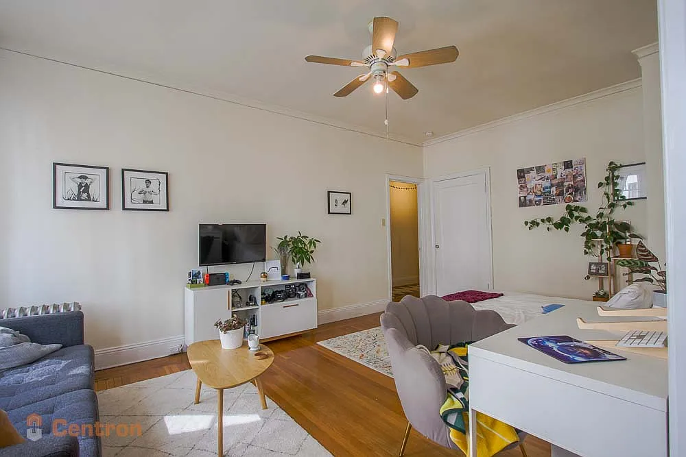 Studio, 500 sqft, $2,750 — Photo 2