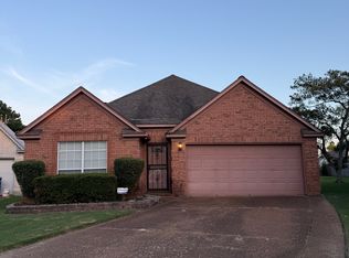 9352 Club Walk Ct, Arlington, TN 38002