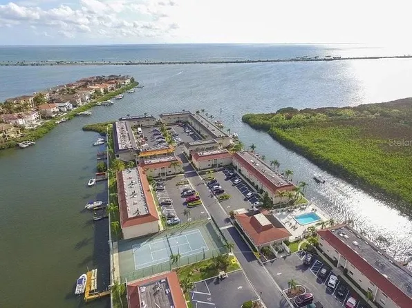 8801 Bay Pointe Dr, Tampa, FL 33615