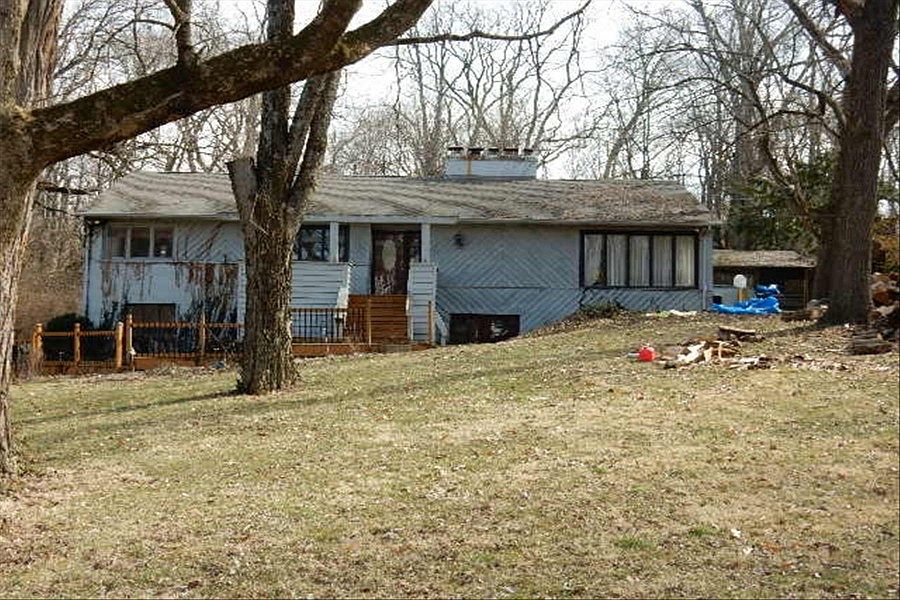 1st image of 4 Kentwood Dr