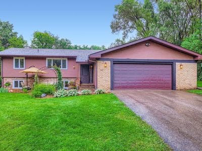 5139 Woodhill Rd, Minnetonka, MN, 55345
