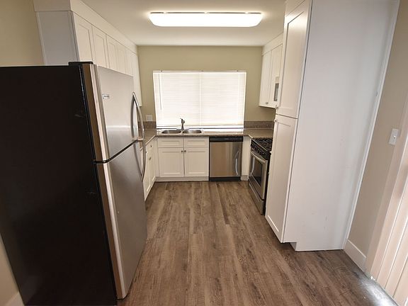 2nd image of 5055 Killarney St