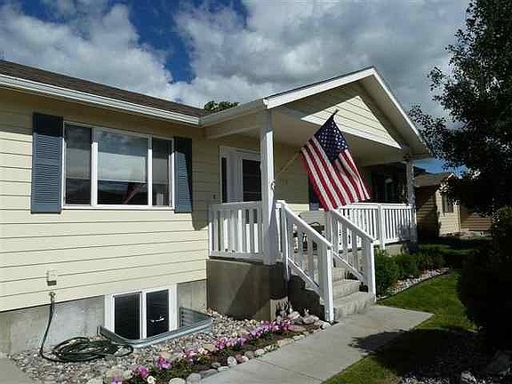 3rd image of 209 Quinella St