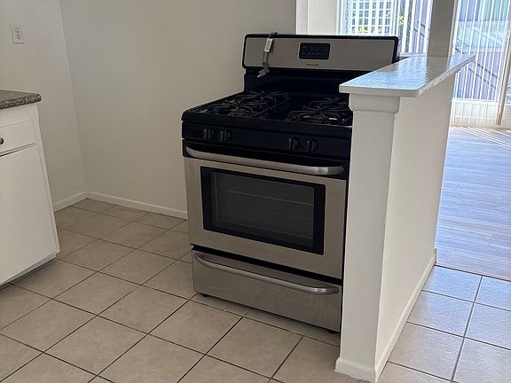 5th image of 12621 Flower St #8